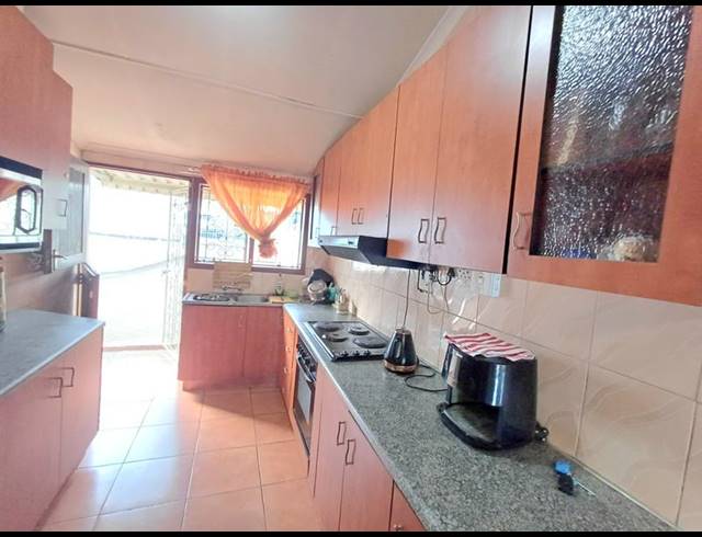 3 BEDROOM HOUSE FOR SALE IN STONEBRIDGE